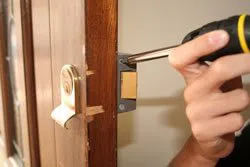 Locksmith Key Store Colorado Springs, CO 719-581-3017 - lock-opening